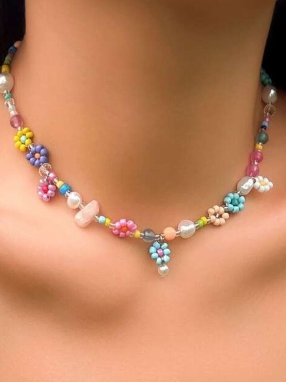 Beadedfloral necklace 251